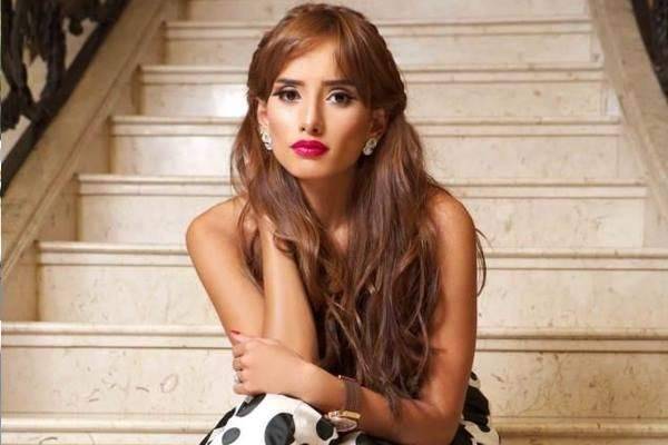 زينة أمام الكعبة...بالصورة