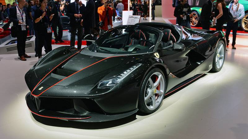 بالفيديو: تعرف على أيقونة فراري "La Ferrari Aperta" وهذا سعرها
