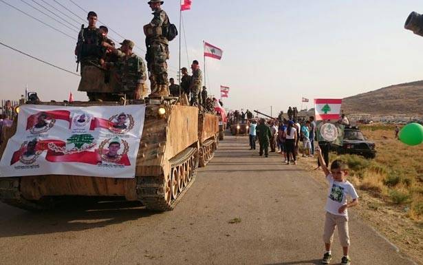 إستقبال شعبي لعناصر اللواء السادس العائد من معركة «فجر الجرود» في دير الأحمر