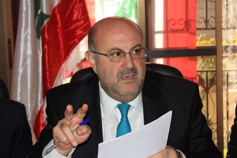زكريا دعا الى انقاذ موسم التفاح