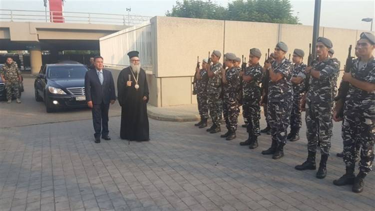 الوزير تويني يمثل الرئيس عون في وداع البطريرك يازجي