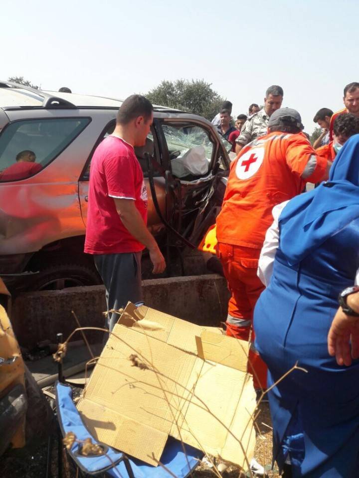 بالصور..جرحى بحادثٍ مروّع على طريق عام ببنين