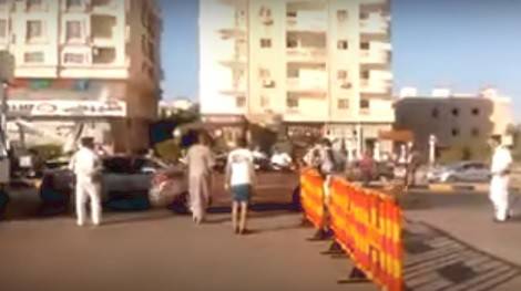 بالفيديو: شاب يدهس ضابط شرطة بسيارته بسبب حفل عمرو دياب!