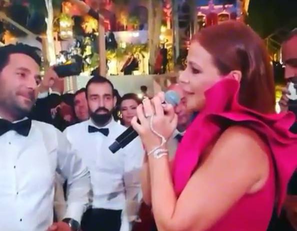 بالفيديو.. كارول سماحة تشعل أجواء زفاف وسام بريدي بـ"غالي عليي"