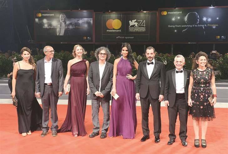 لبنانيتان بلمسة إيلي صعب في مهرجان البندقية السينمائي!