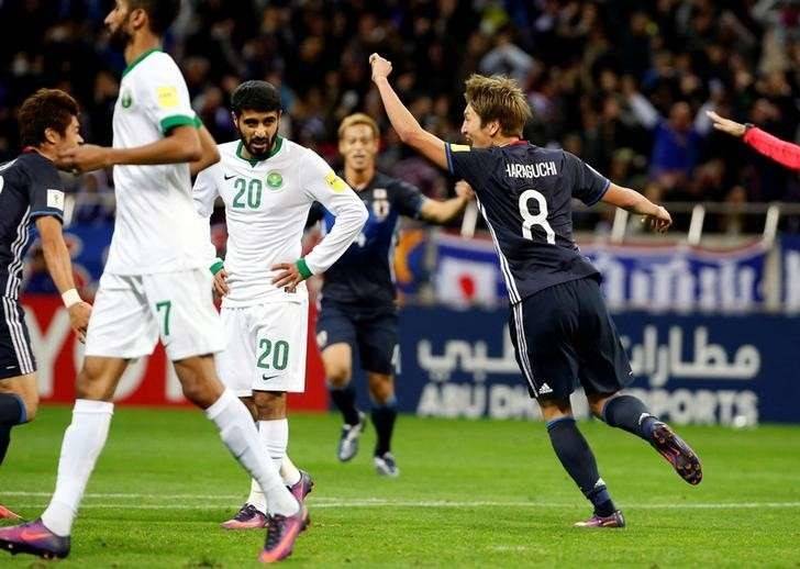موقف صعب للاعبي اليابان في السعودية!