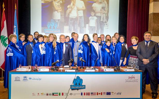 «التربية» أطلقت حملة «العودة الى المدرسة»
بالتعاون مع وكالات الأمم المتحدة
تعاونت وزارة التربية والتعليم العالي مع اليونيسف والمفوضية السامية للأمم المتحدة لشؤون اللاجئين واليونسكو والبنك الدولي والدول المانحة لإطلاق حملة العودة إلى المدرسة لهذا ال