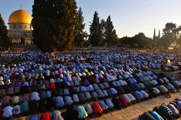 رغم إجراءات العدو.. القدس تعيش أجواء العيد