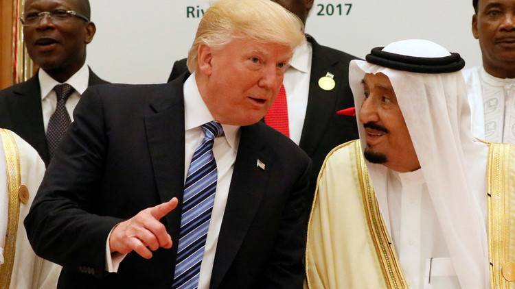 العاهل السعودي يبحث في اتصال هاتفي مع ترامب آخر التطورات في المنطقة