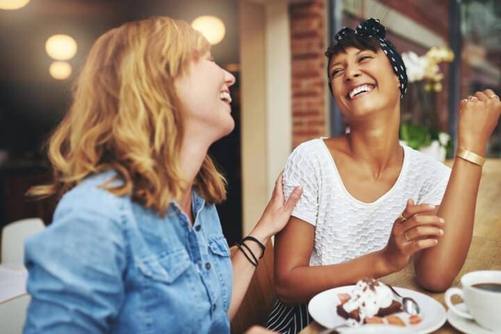 للضحك فوائد عجيبة على صحّتك... ما هي؟