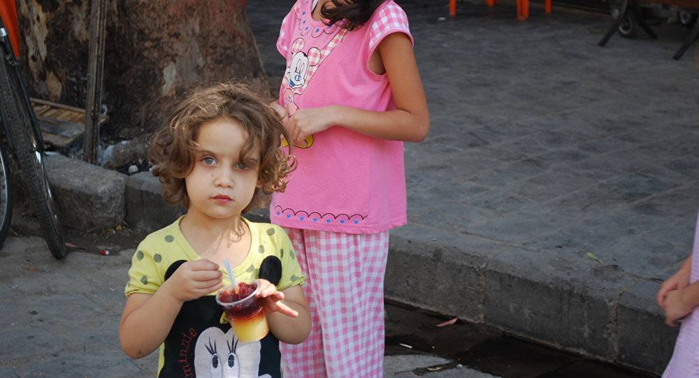 أطفال دير الزور اجتازوا الخط الفاصل بين الطفولة والشباب (صور)