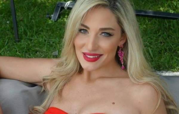 بالصورة: ميرفا قاضي عارية في عيد ميلادها