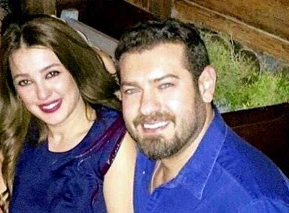 بالصورة: كندة علوش وعمرو يوسف يستمتعان بإجازتهما على البحر!