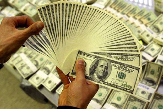 بينهم ملياردير لبناني.. هذه أغرب عادات "توفير المال" عند أثرياء العالم