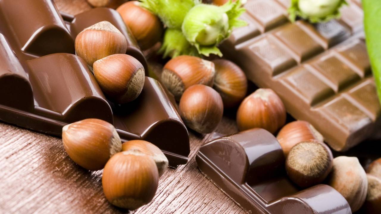 لبشرة صافية ووجهٍ ناضر.. عليكم بالشوكولا