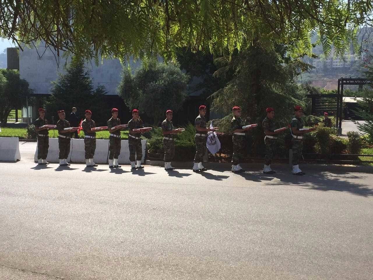 عون قلّد الشهداء أوسمة الحرب والجرحى والتقدير العسكري