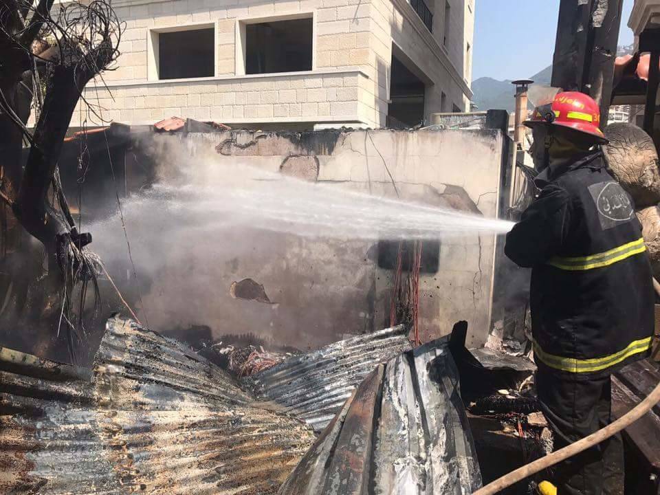 إخماد  حرائق في جونية وزوق مصبح وأدما