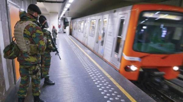 جريمة مروعة بمحطة القطار.. شرطي قتل زوجته وولديهما ثمّ انتحر!