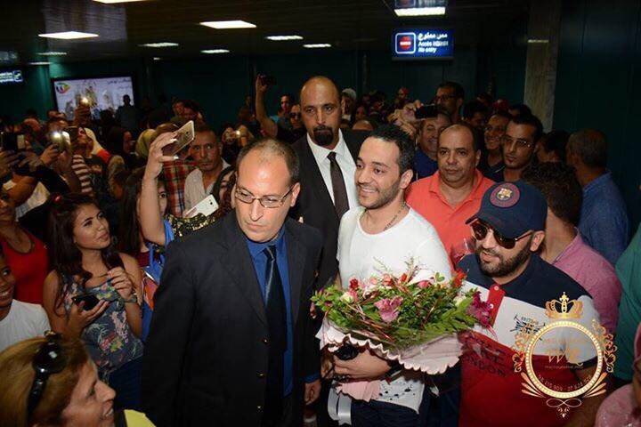 بعد إشكال المطار مع رجال الأمن.. حسين الديك يخرج عن صمته!