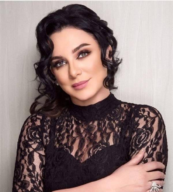 بالصورة: سلاف فواخرجي تبهر متابعيها بصورتها من دون مكياج
