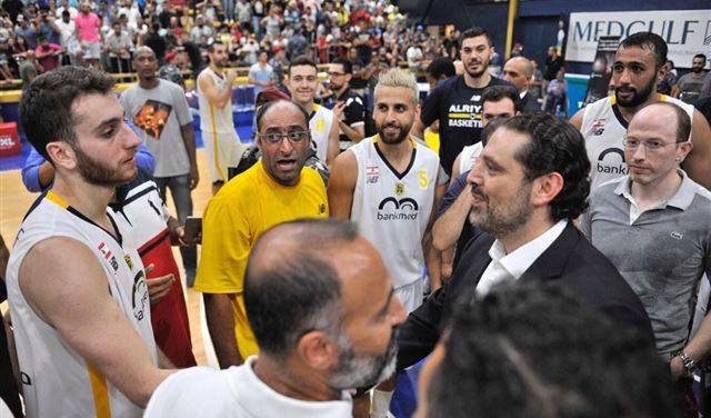 بالفيديو.. الحريري يفاجئ جمهور الرياضي