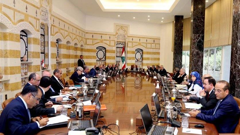 بالتفاصيل- مشادة كلامية بين الوزراء...وعون يقف ويحسمها!