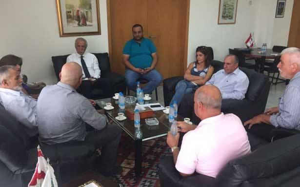 زعيتر بحث مع وفد من القومي
مشاكل القطاع الزراعي