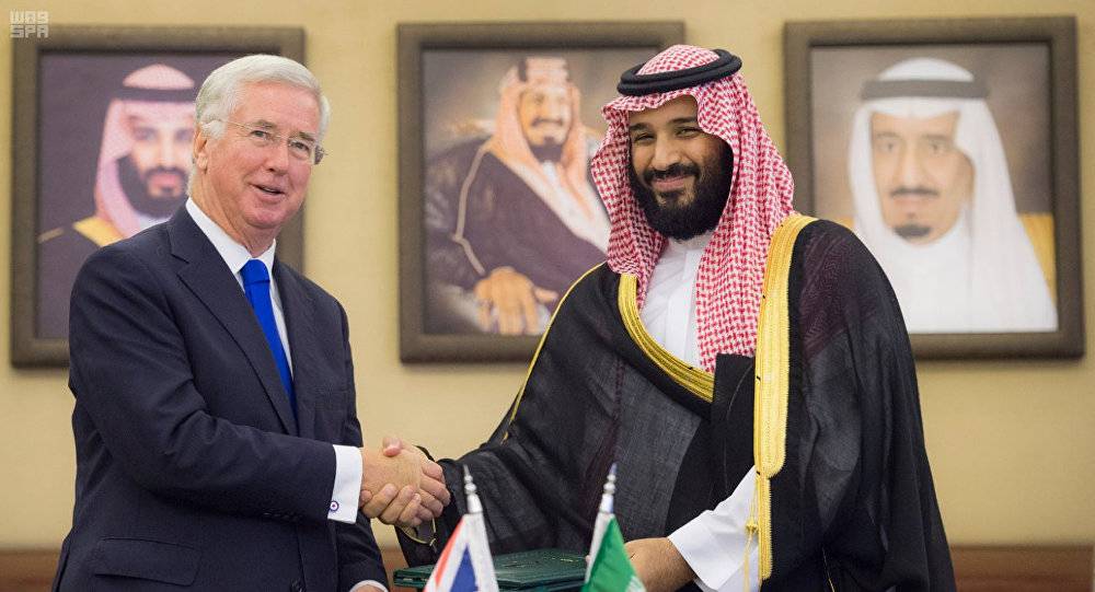 بن سلمان يوقع اتفاقية تعاون عسكري مع وزير الدفاع البريطاني