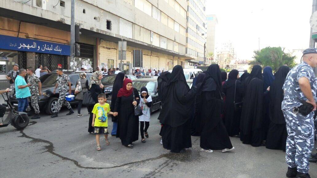 بالصور.. بدء اعتصام أهالي الموقوفين الإسلاميين في طرابلس