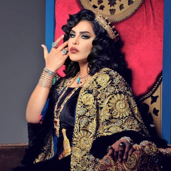 بالصورة: 