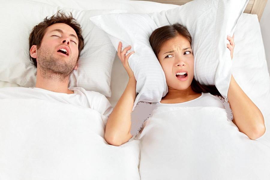 لماذا يتكلم الناس أثناء نومهم؟