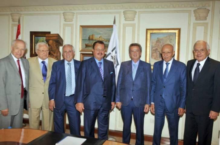 رياض سلامة التقى وفداً من مجموعة الاقتصاد والأعمال