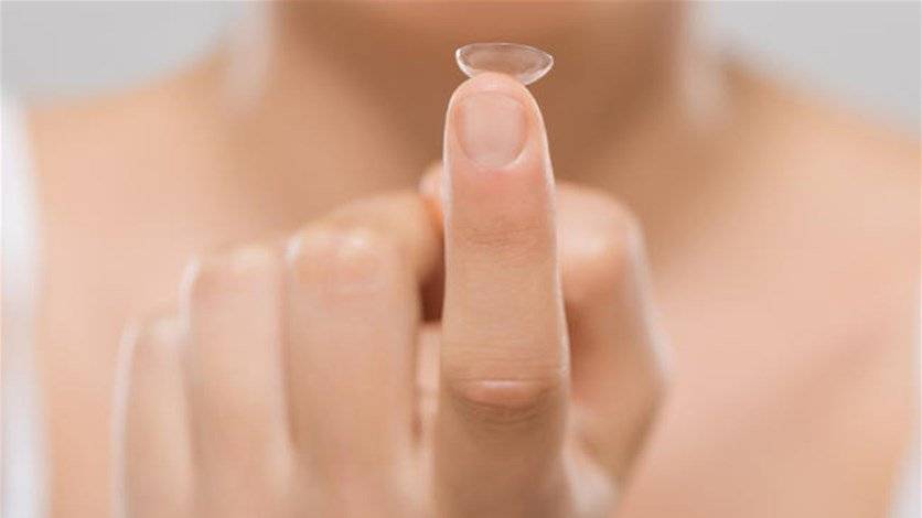وضع العدسات اللاصقة لفترة طويلة قد يُفقدكم البصر!