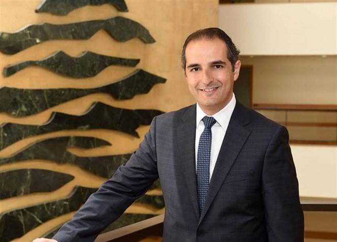 يزبك وهبي يدرّب المشاركات بملكة جمال لبنان.. فماذا قال عن "الواسطة"؟