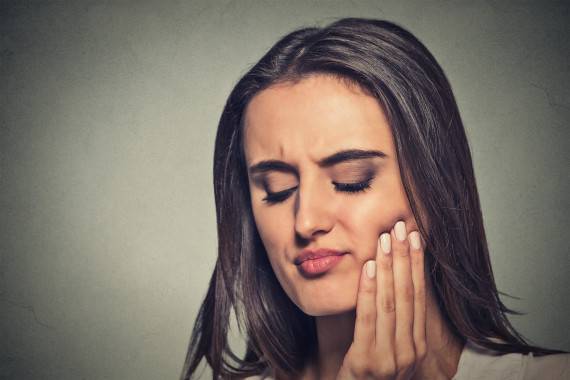 احذر: فقد ينمو دون علمك.. متى يجب خلع ضرس العقل؟