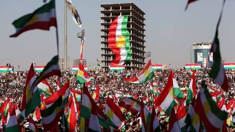 بالصور.. رفع الأعلام الإسرائيلية خلال تجمع ضخم للأكراد في أربيل