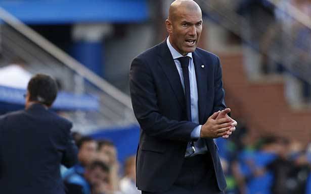 قرارات زيدان تربك نجوم ريال مدريد ورونالدو وراء رحيل نيستلروي