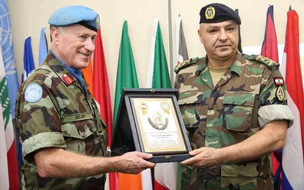 رسائل زيارة قائد الجيش لقيادة القوات الدولية