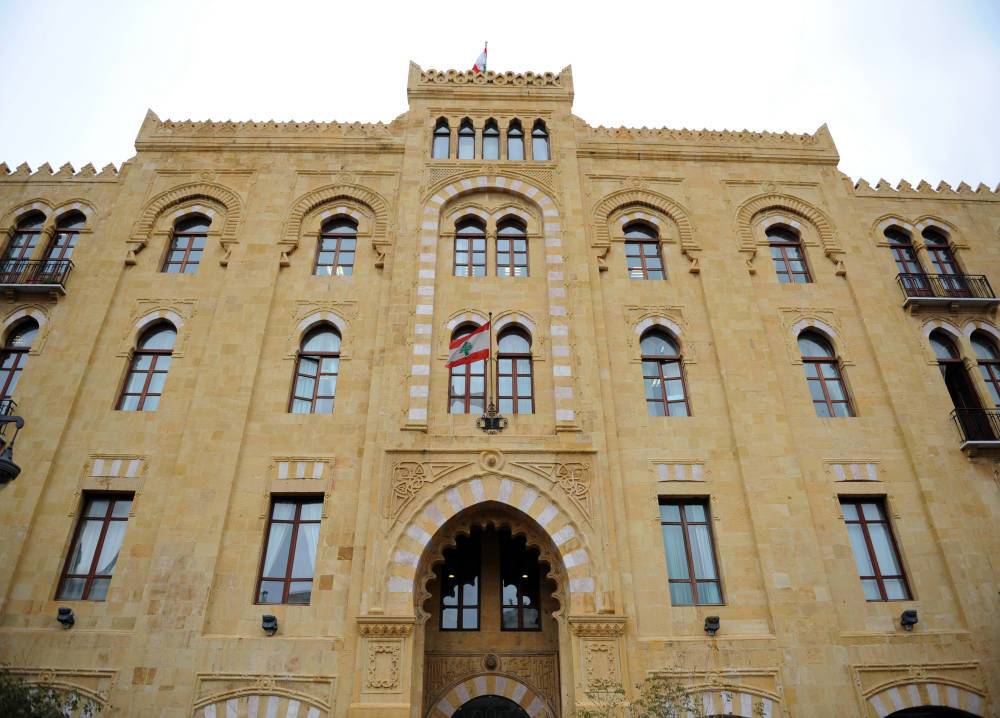 فضيحة في بلدية بيروت.. مهندس يتقاضى رشاوى مقابل إنجاز المعاملات