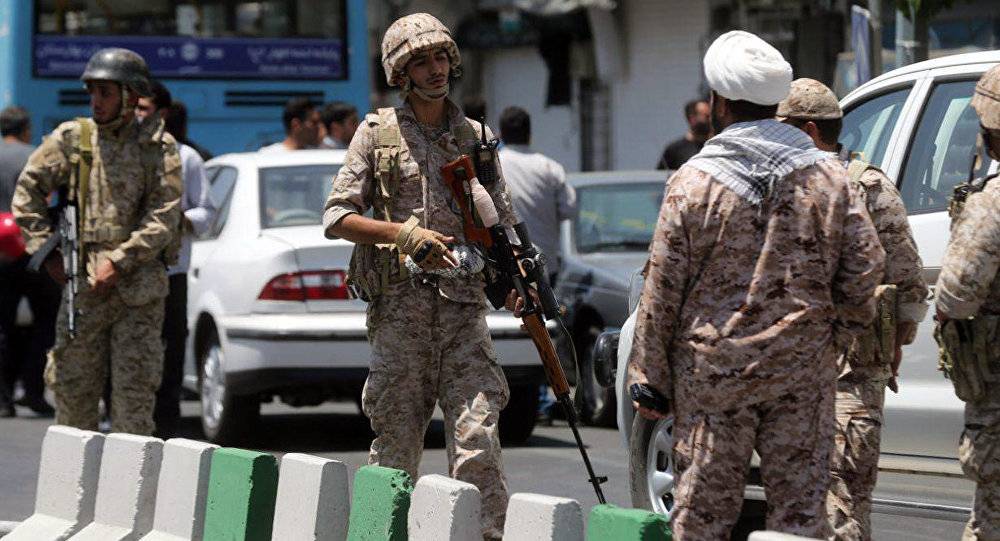 الأردن.. قوة أمنية تداهم مقر حزب جبهة العمل الإسلامي في إربد والأعضاء يرفضون إخلاء المقر