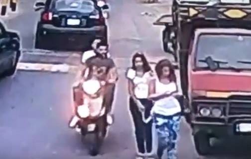 بالفيديو: هكذا كان يسرق ضحاياه في بيروت.. وهكذا كُشف أمره