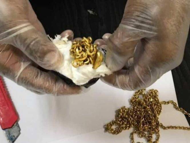 خبأ الذهب في مكانٍ لن يخطر ببالكم!