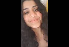 بالفيديو - مصرية تنقل قصة اغتصابها مباشرة على 
