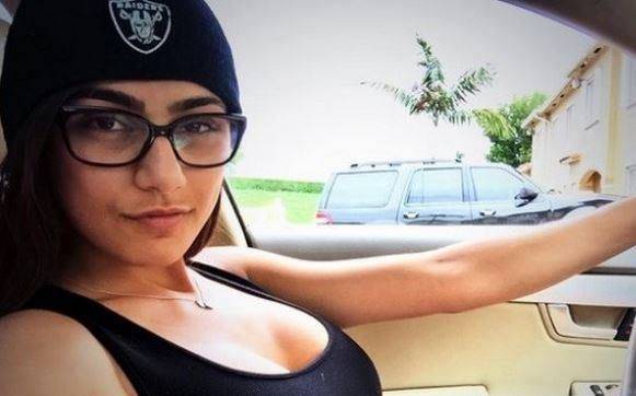 مايا خليفة تسخر من تهديد داعش لها بالقتل بطريقتها الخاصة