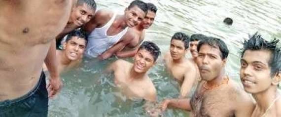 بالصورة: رحلة جامعية تنتهي بكارثة.. غرق أثناء التقاط رفاقه "سيلفي"