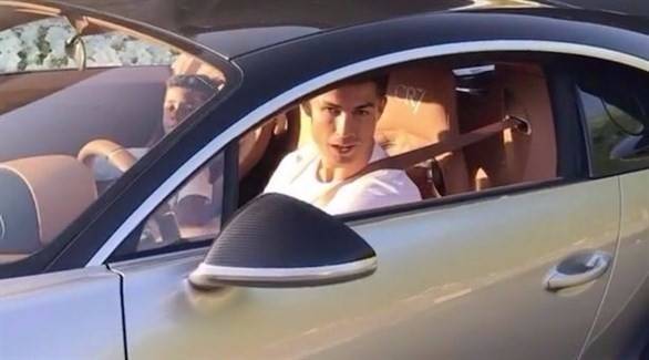 بالصورة:  رونالدو يكشف عن آخر سياراته الخارقة