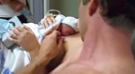 بالفيديو: احتضنته لساعتين بعد موته.. فعاد الى الحياة!