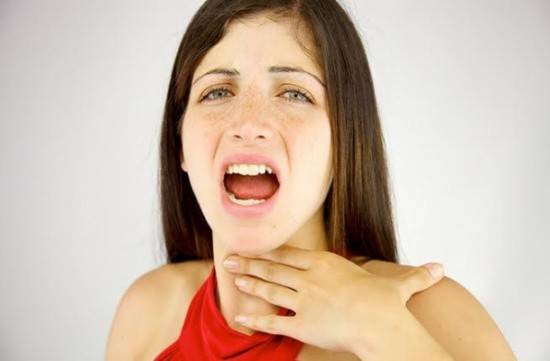 تخلّصوا من بحّة الصوت المزمنة.. بهذه النّصائح!