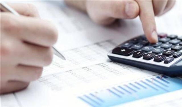 التجار يقترحون ضرائب على "الفقراء".. والحريري يرد