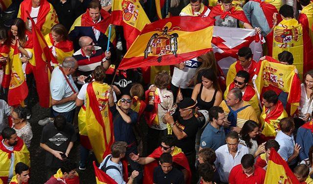 مظاهرات في مدريد احتجاجا على استفتاء كتالونيا